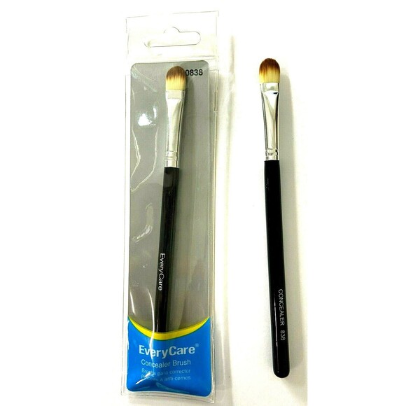 2 pc Every Care Concealer Brush 6.25 NIP - Picture 1 of 3